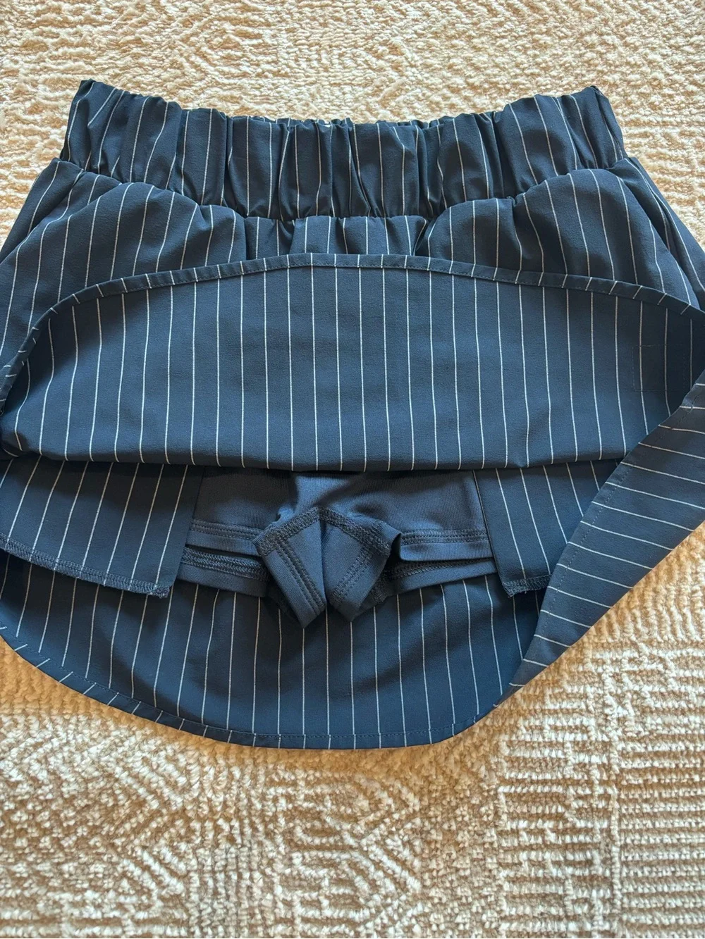 ALO Rare Yoga Navy Pinstripe Navy Mini Skirt/Skort with White Stripes XS NWOT
